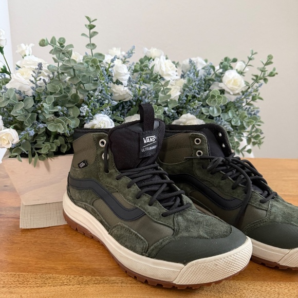 VANS winter boots in great condition ! - Picture 3 of 4